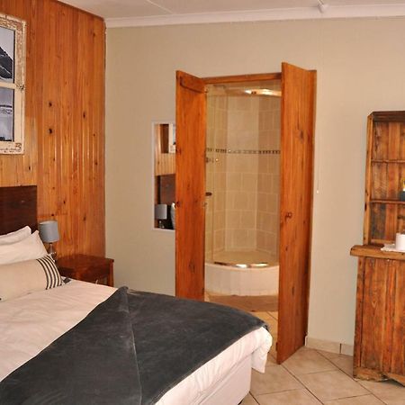 Obelix Guesthouse Luderitz Exterior photo